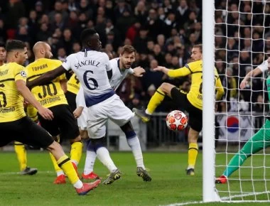 Champions League: Μίλησε η εμπειρία της Ρεάλ, 2-1 στο Άμστερνταμ τον Άγιαξ - Επιβλητική η Τότεναμ (βίντεο)